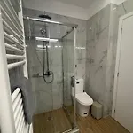 Leonidas House Daire