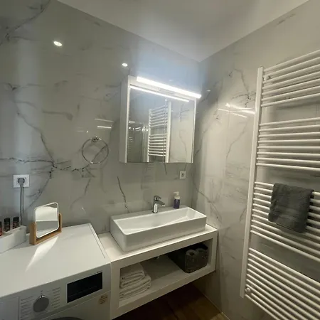 Apartamento Leonidas House *