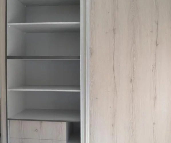 Leonidas House Apartament *