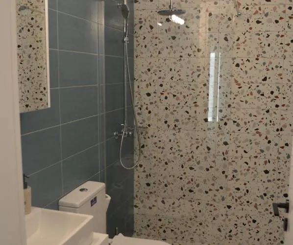 Leonidas House アパート *