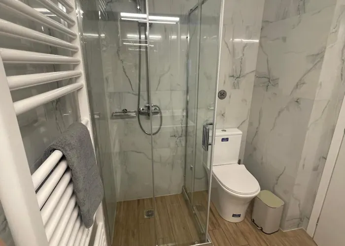 Leonidas House ハニア