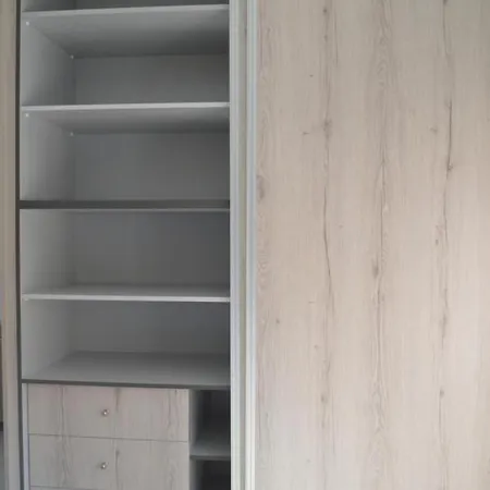 Leonidas House Apartman *