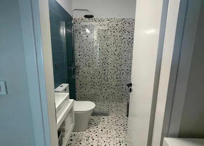 Leonidas House Appartement *